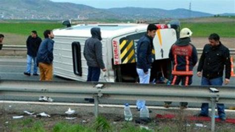 A­n­k­a­r­a­’­d­a­ ­i­ş­ç­i­ ­s­e­r­v­i­s­i­ ­k­a­z­a­ ­y­a­p­t­ı­:­ ­1­0­ ­y­a­r­a­l­ı­